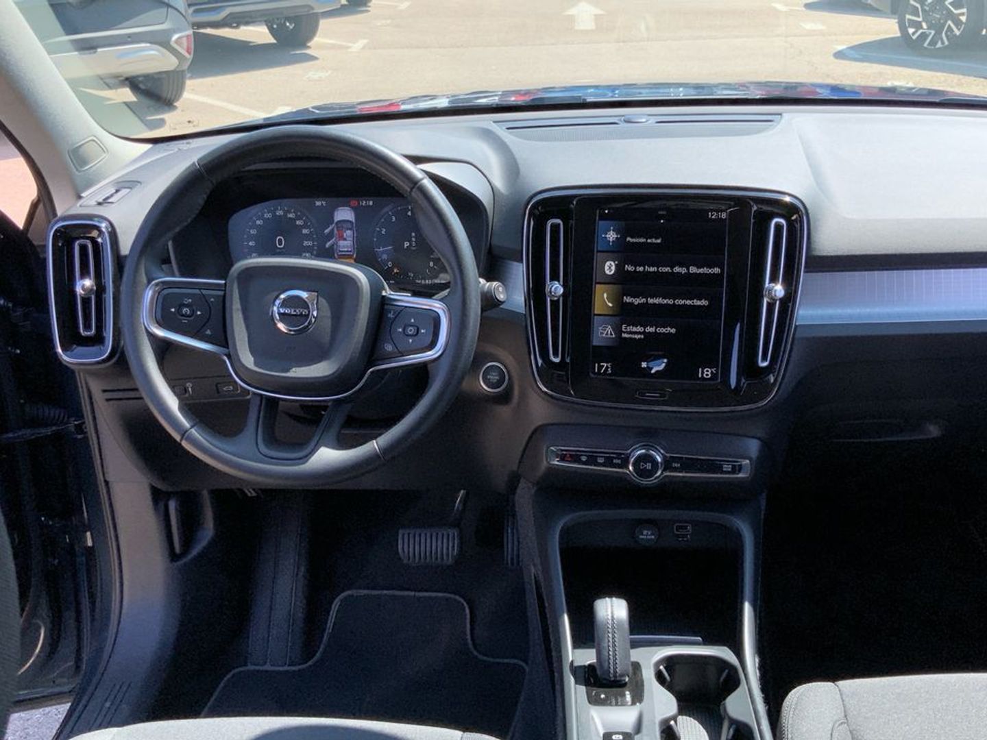 Volvo XC40 T3 Momentum Pro Auto 120 kW (163 CV)