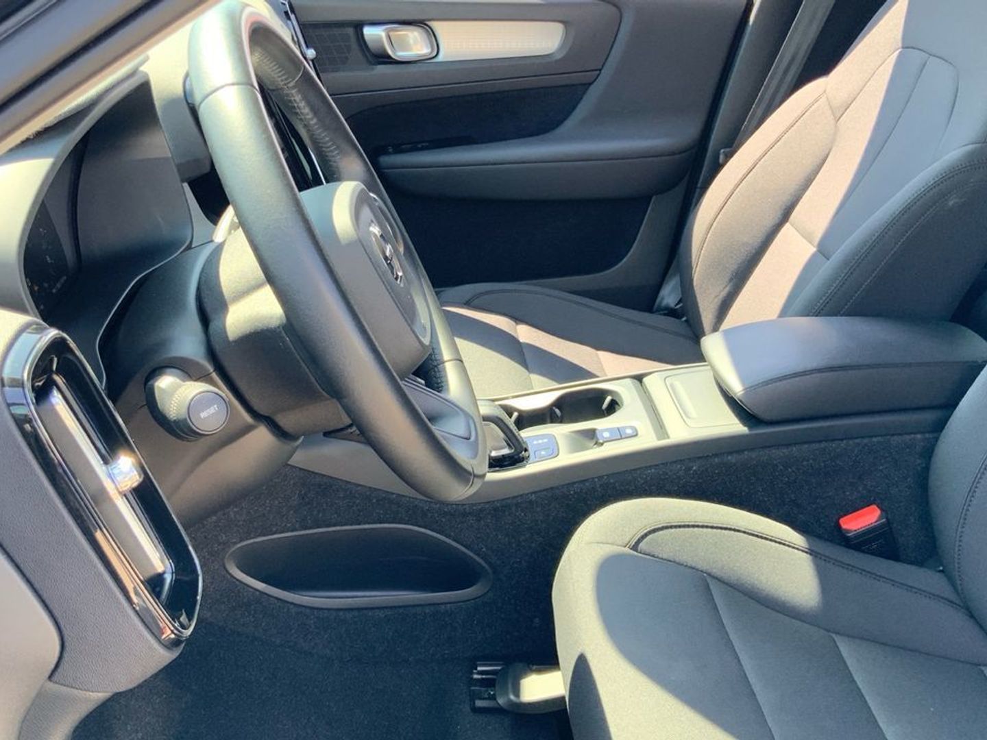 Volvo XC40 T3 Momentum Pro Auto 120 kW (163 CV)