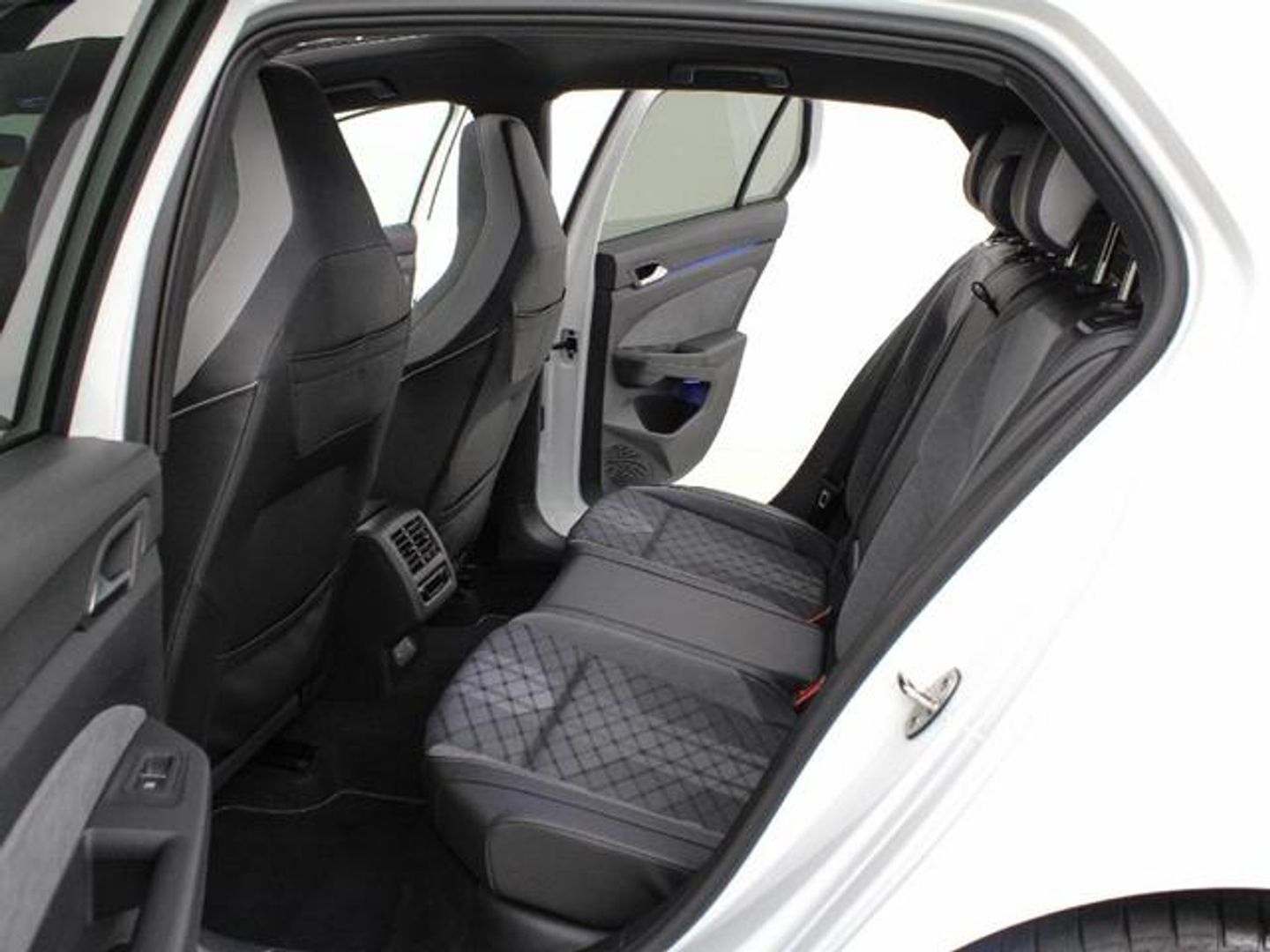 Volkswagen Golf R-Line 1.5 eTSI 110 kW (150 CV) DSG