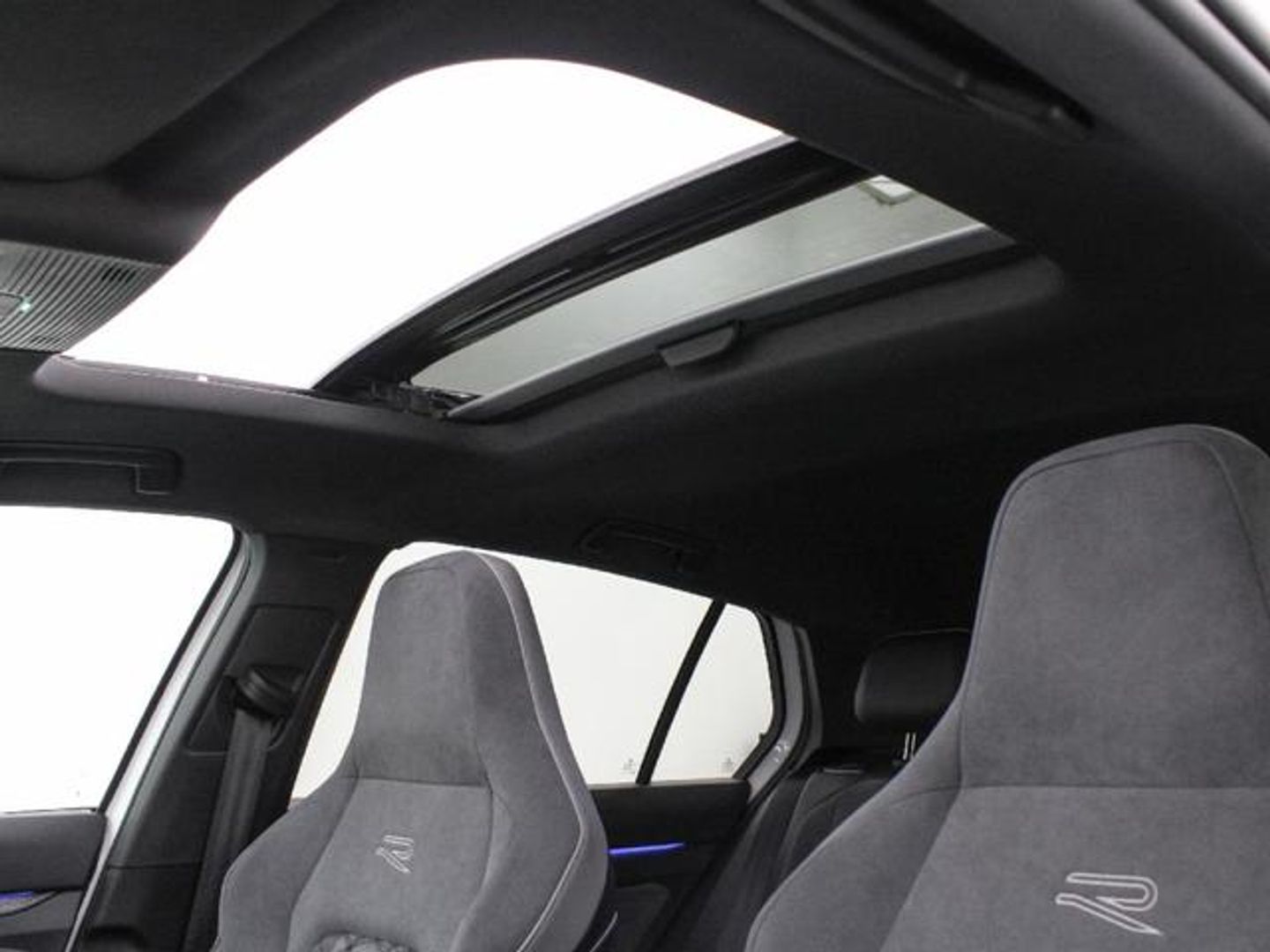 Volkswagen Golf R-Line 1.5 eTSI 110 kW (150 CV) DSG