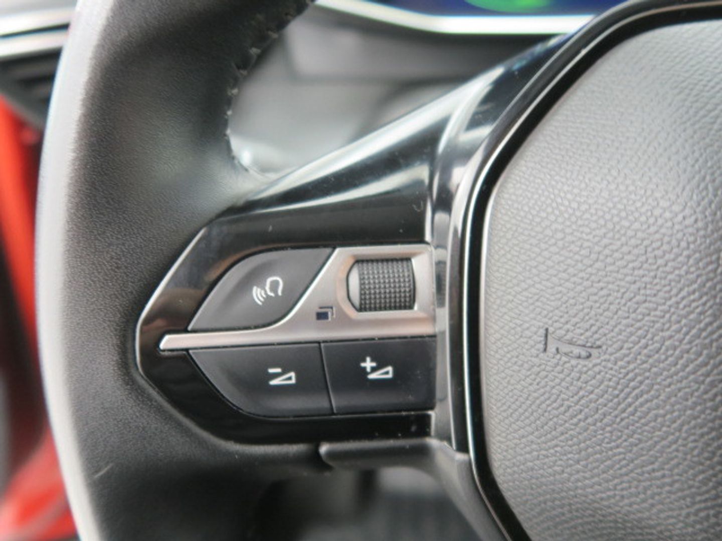 Peugeot 2008 PureTech 100 S&S Allure Pack 75 kW (100 CV)