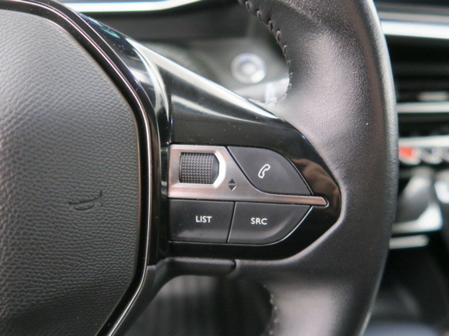 Peugeot 2008 PureTech 100 S&S Allure Pack 75 kW (100 CV)