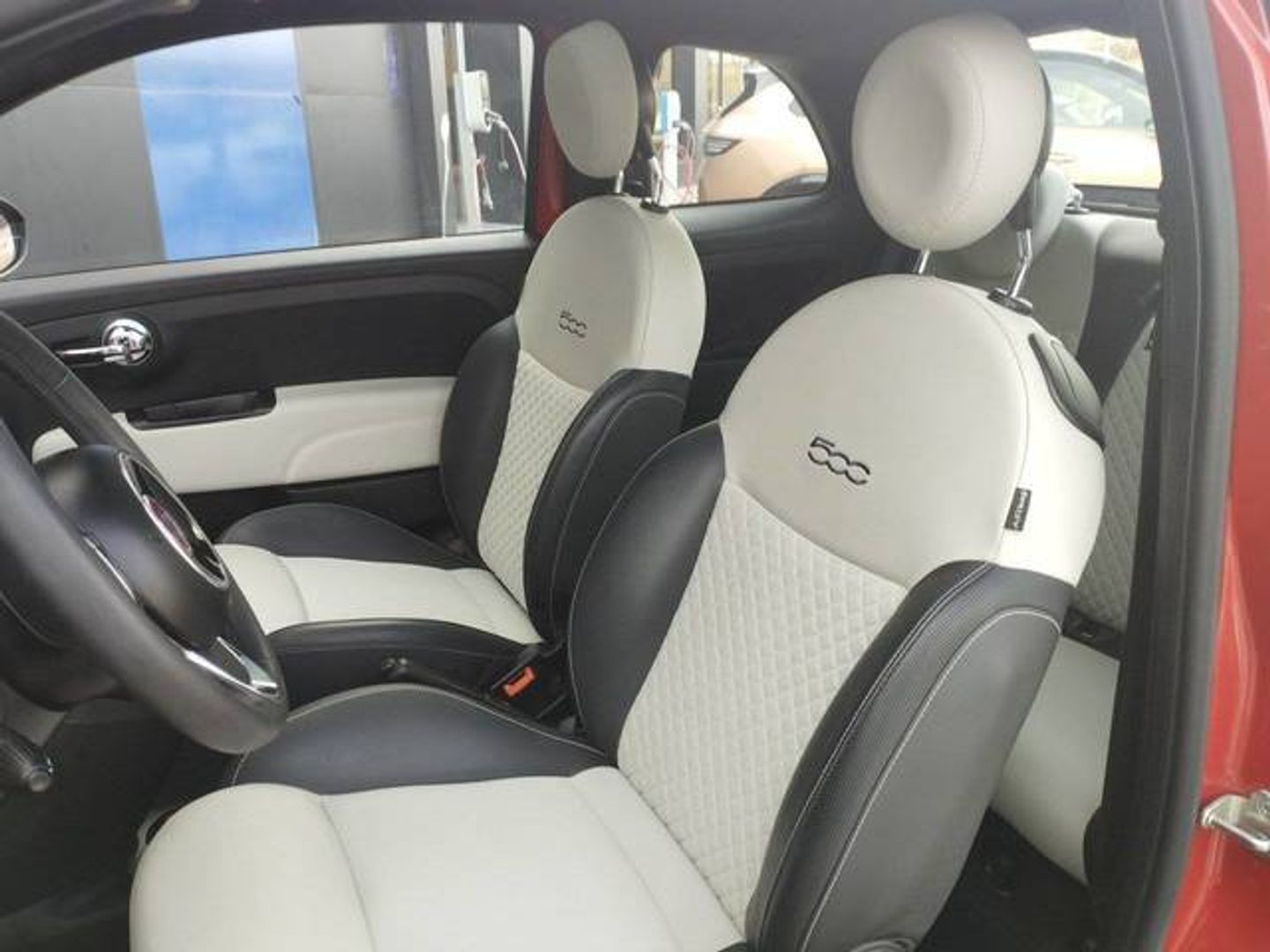 Fiat 500 1.0 Hybrid Dolcevita 51 kW (70 CV)