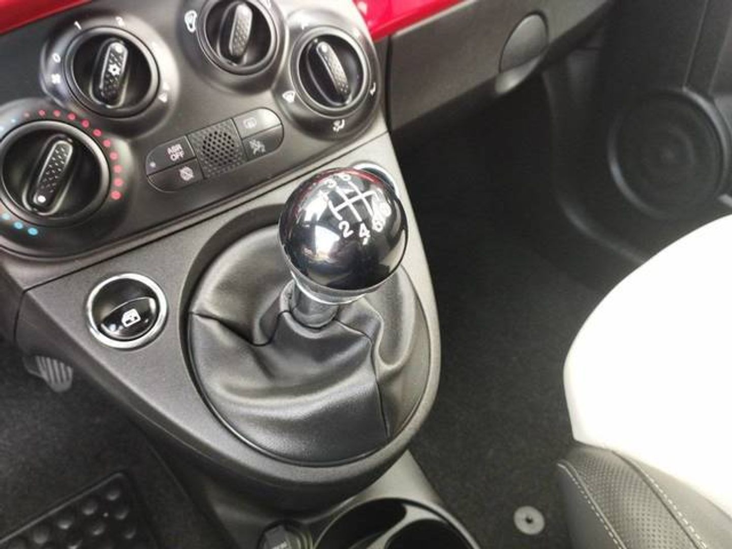 Fiat 500 1.0 Hybrid Dolcevita 51 kW (70 CV)