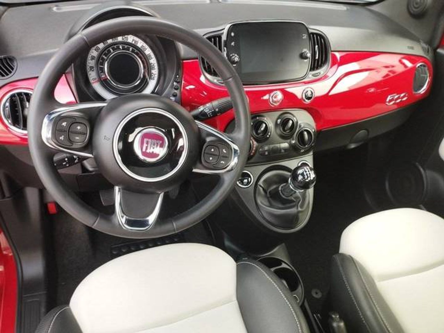 Fiat 500 1.0 Hybrid Dolcevita 51 kW (70 CV)
