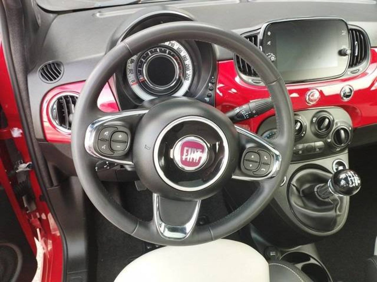 Fiat 500 1.0 Hybrid Dolcevita 51 kW (70 CV)
