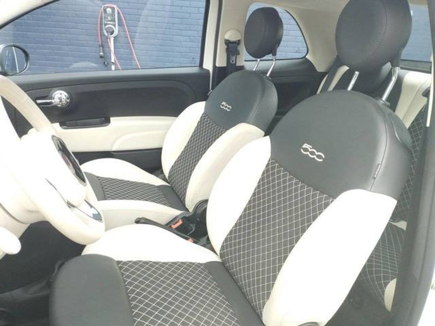 Fiat 500 1.0 Hybrid Dolcevita 51 kW (70 CV)