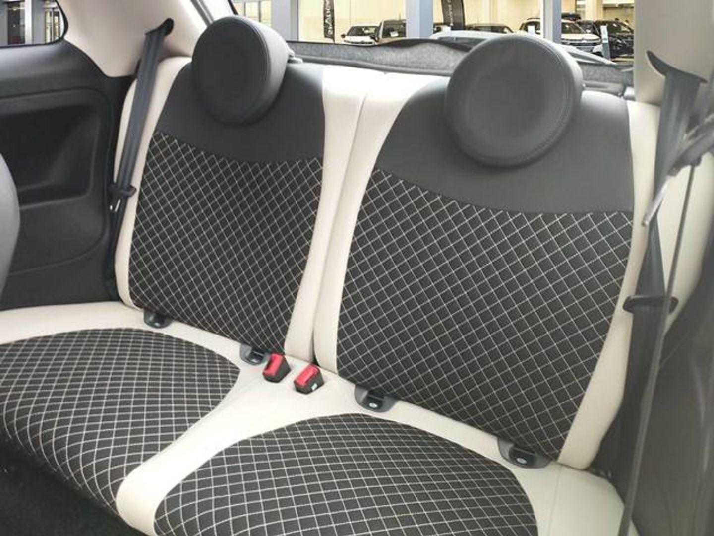Fiat 500 1.0 Hybrid Dolcevita 51 kW (70 CV)