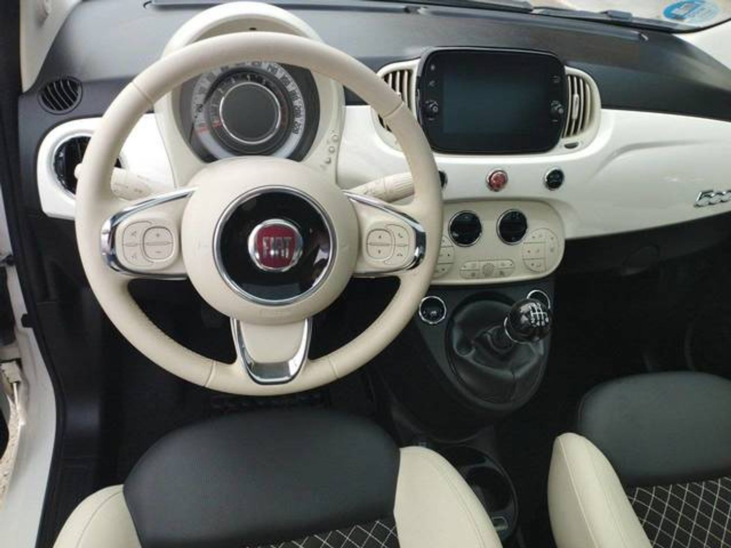 Fiat 500 1.0 Hybrid Dolcevita 51 kW (70 CV)