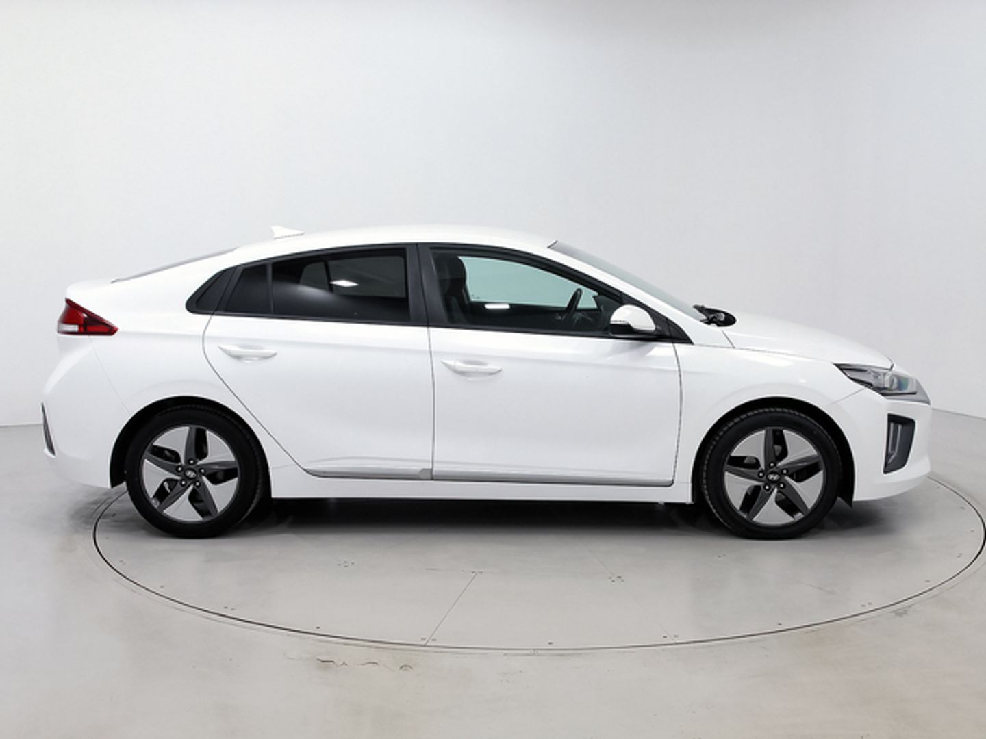 Hyundai Ioniq 1.6 GDI HEV Klass DCT 104 kW (141 CV)