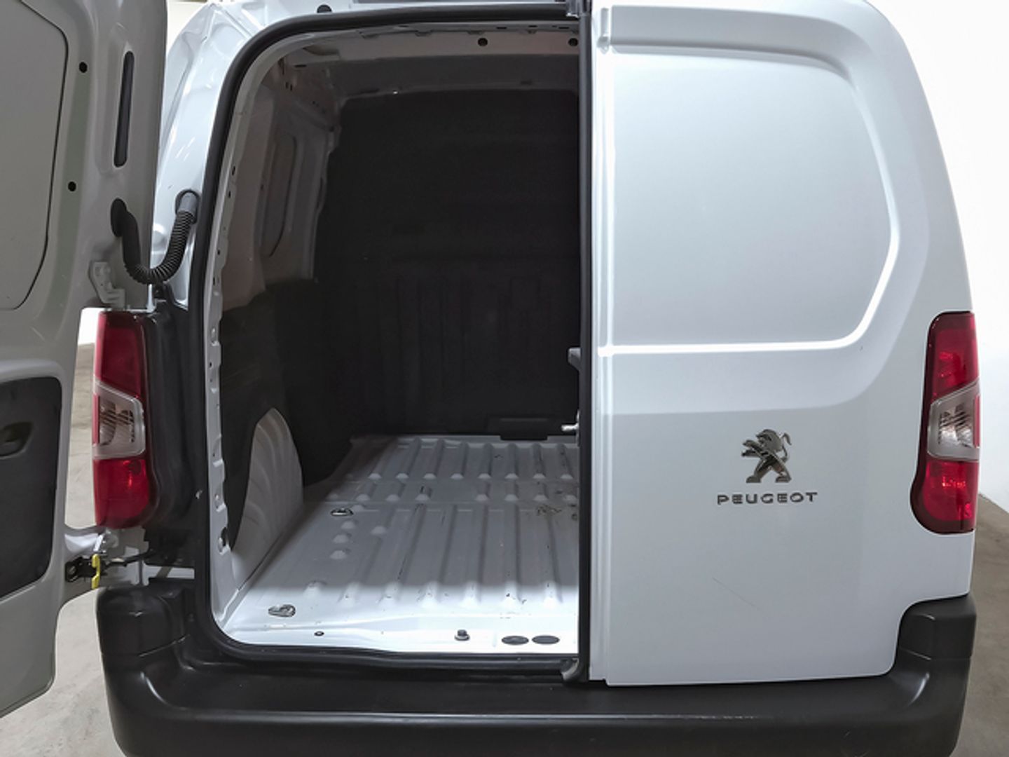 Peugeot Partner Furgon BlueHDi 100 Standard 600kg 75 kW (102 CV)