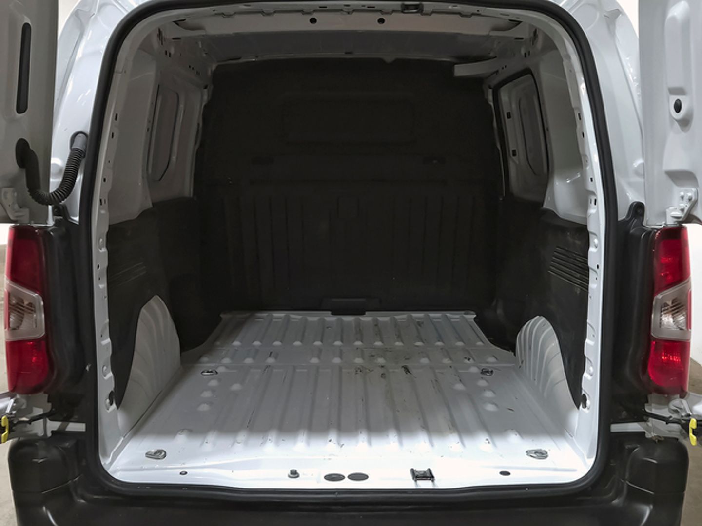 Peugeot Partner Furgon BlueHDi 100 Standard 600kg 75 kW (102 CV)