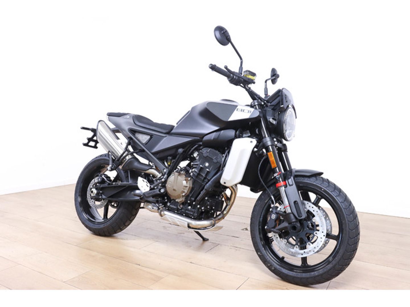 Husqvarna Svartpilen 801