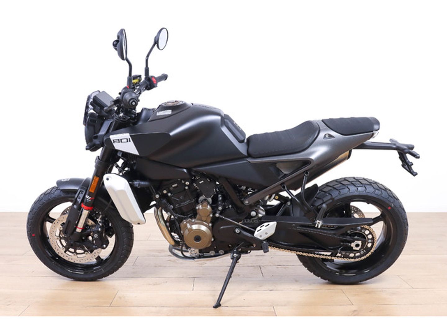 Husqvarna Svartpilen 801