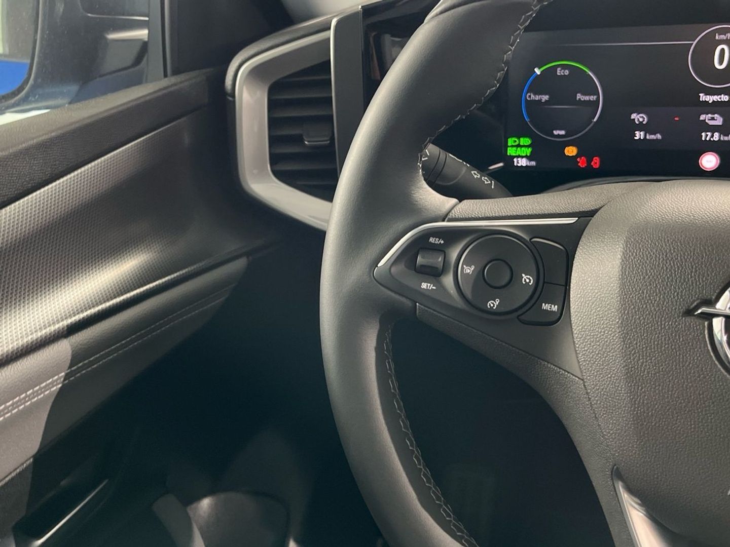 Opel Mokka-e BEV 50kWh Business Elegance-e 100 kW (136 CV)