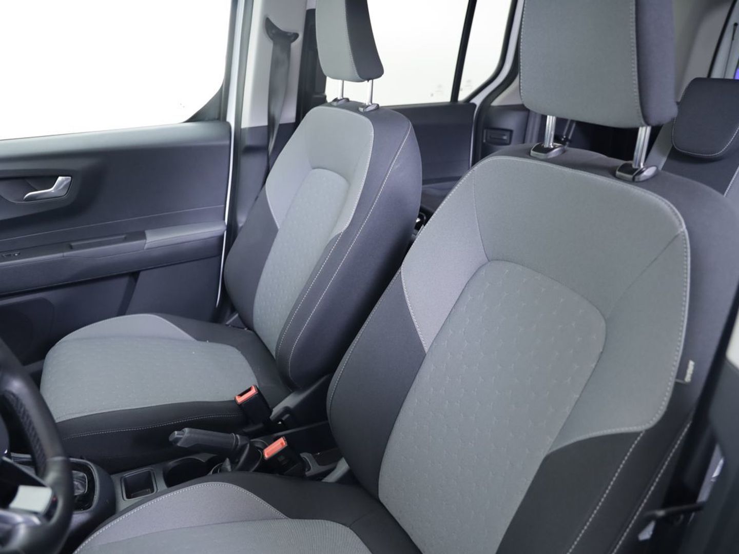 Ford Tourneo Courier 1.0 Ecoboost Titanium Auto 92 kW (125 CV)