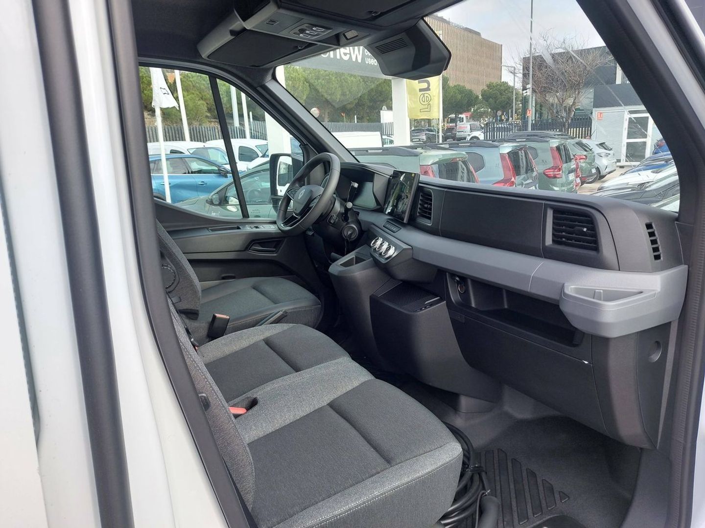 Renault Master E-Tech Furgon Gran Autonomía L2H2 3500 105 kW (143 CV)