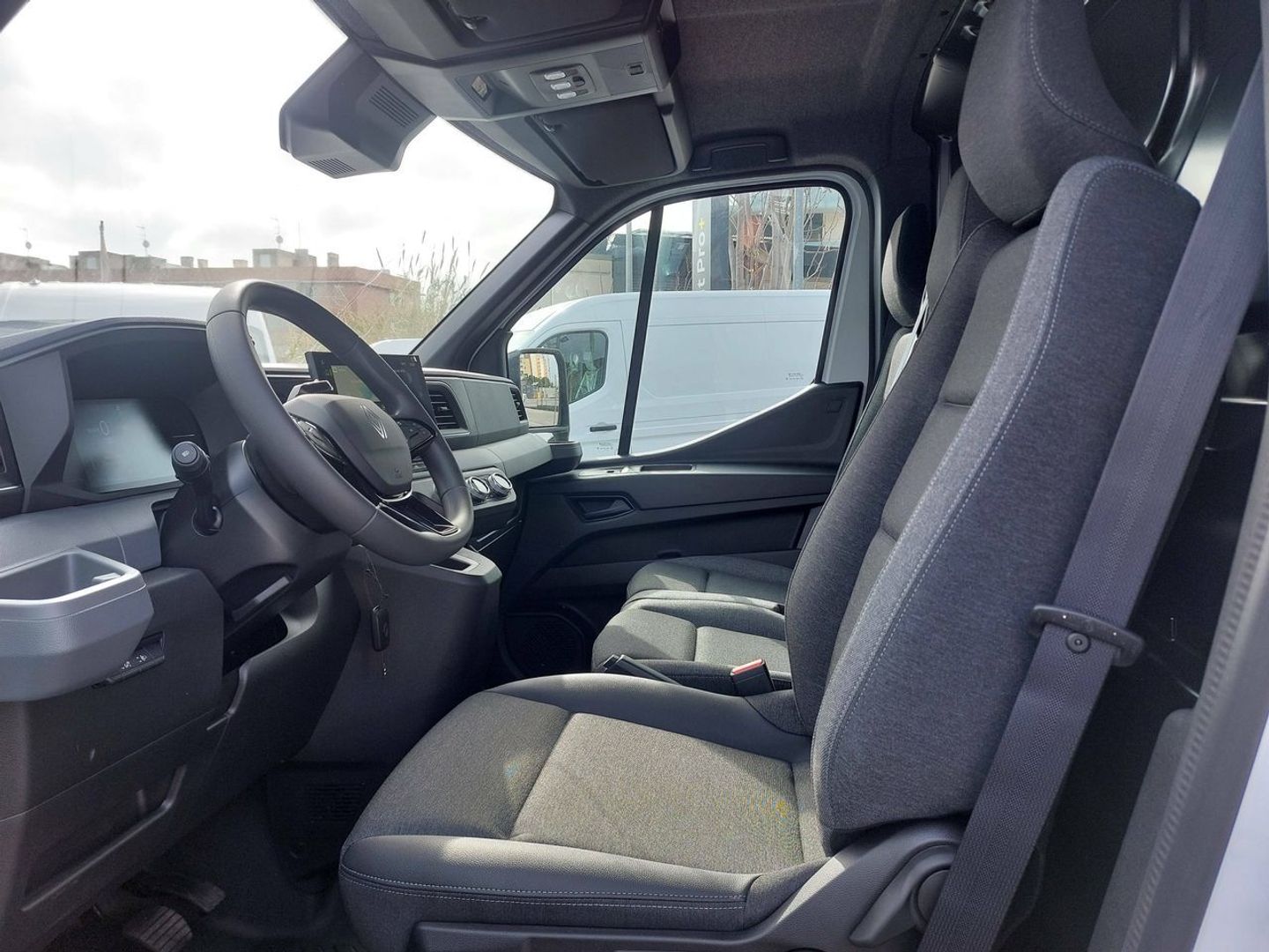 Renault Master E-Tech Furgon Gran Autonomía L2H2 3500 105 kW (143 CV)
