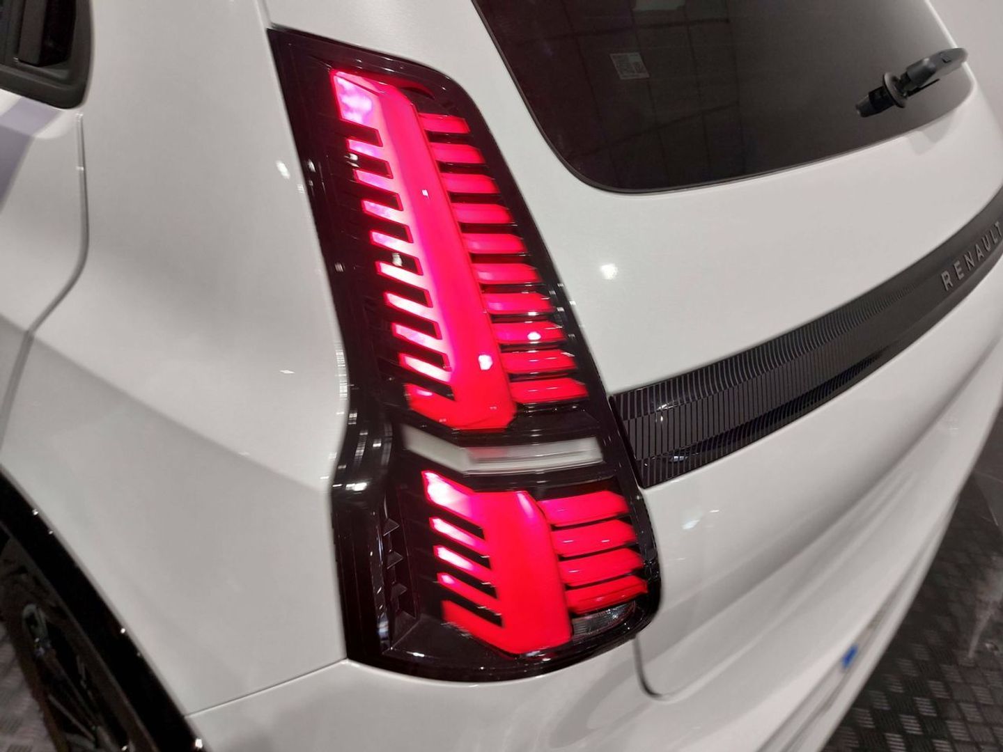Renault 5 E-Tech Iconic Cinq Autonomía Confort 110 kW (150 CV)