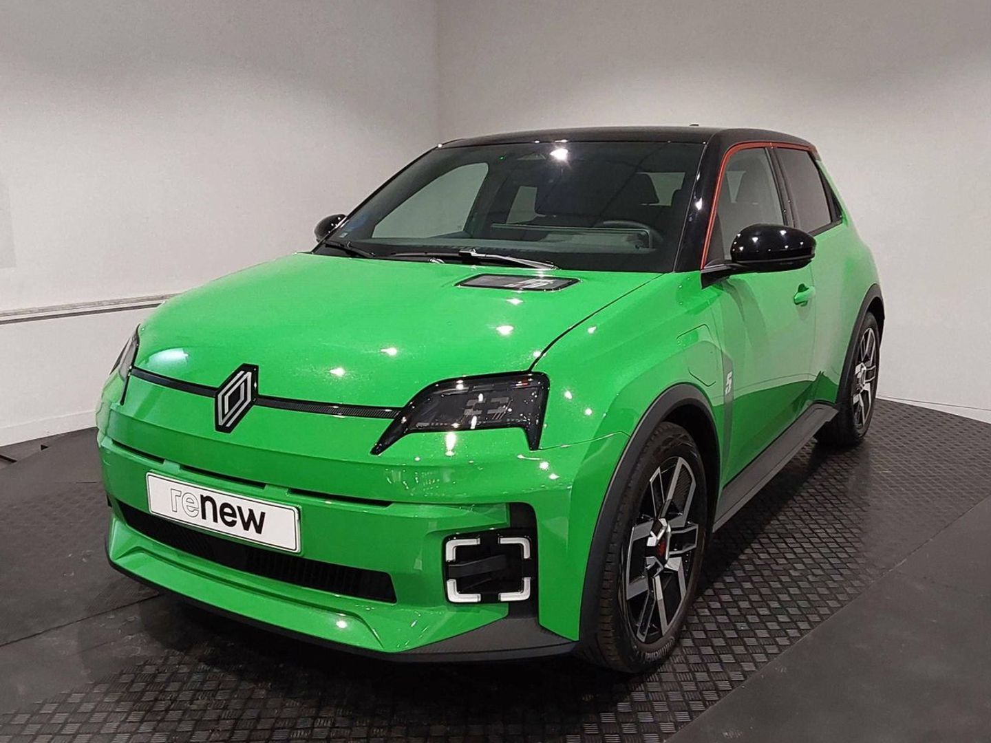 Renault 5 E-Tech Techno Autonomía Confort 110 kW (150 CV) Verde Sedan