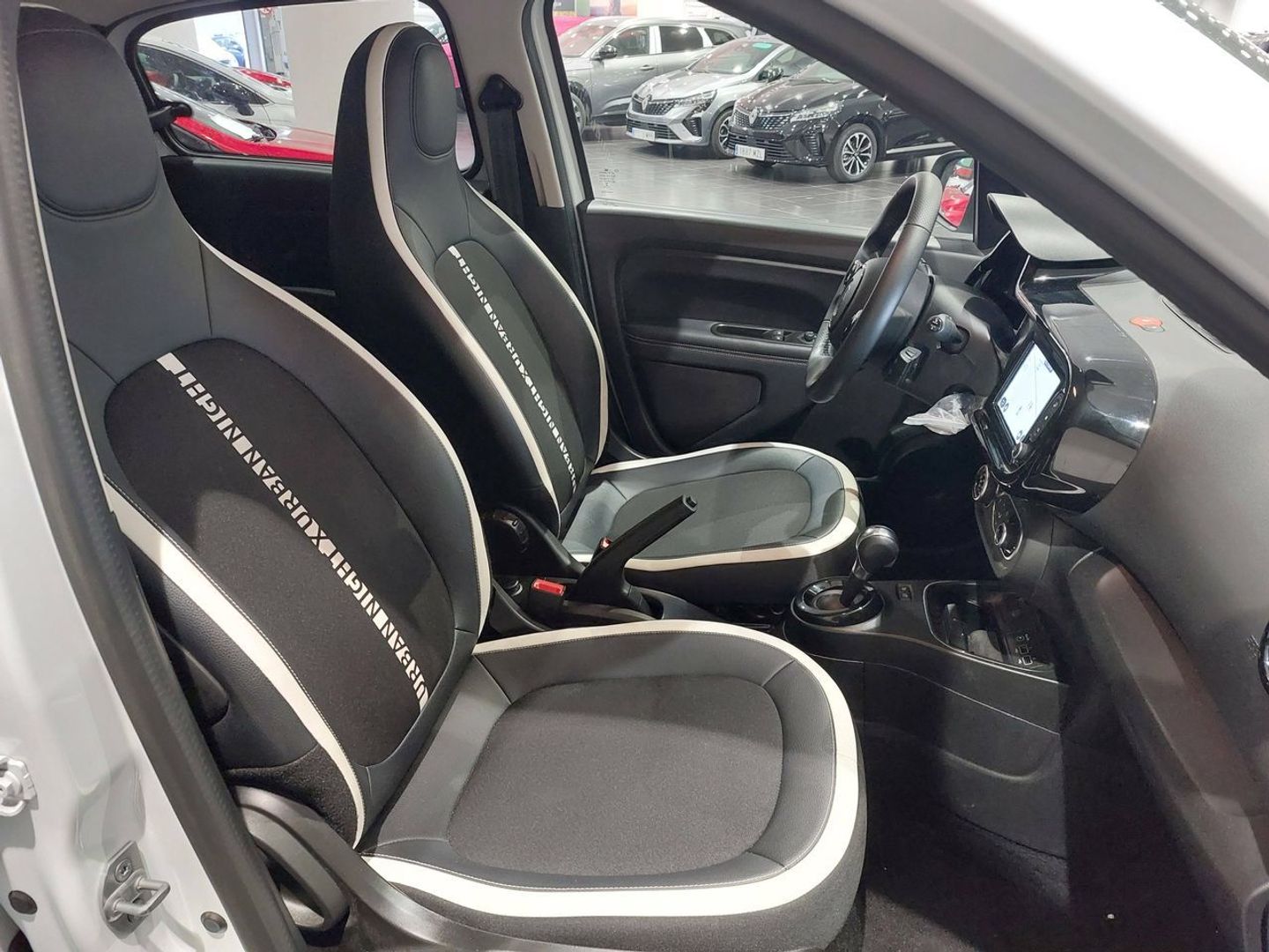 Renault Twingo Urban Night R80 batería 20kWh 60 kW (81 CV)