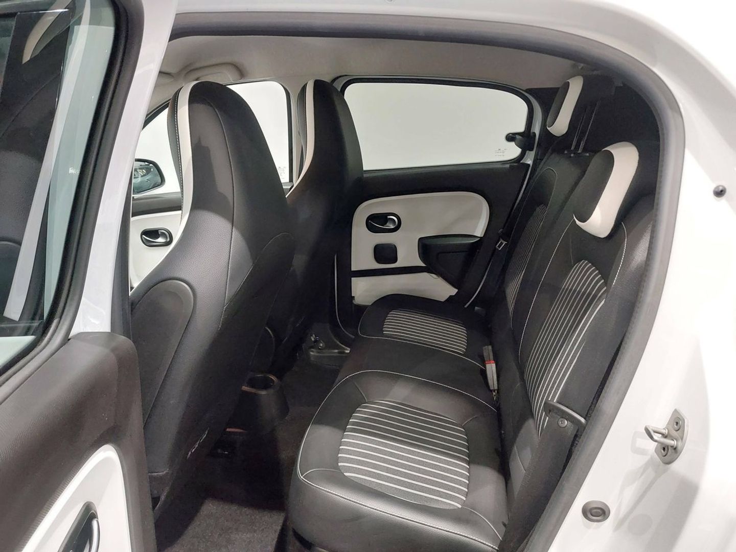 Renault Twingo Zen R80 batería 20kWh 60 kW (82 CV)