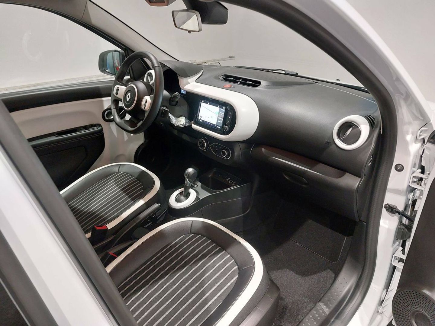 Renault Twingo Zen R80 batería 20kWh 60 kW (82 CV)