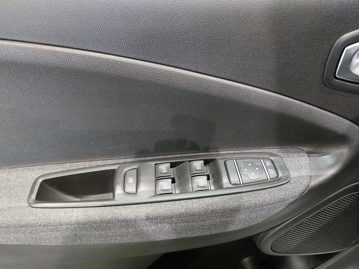 Renault Zoe Evolution R110 batería 50kWh 79 kW (108 CV)