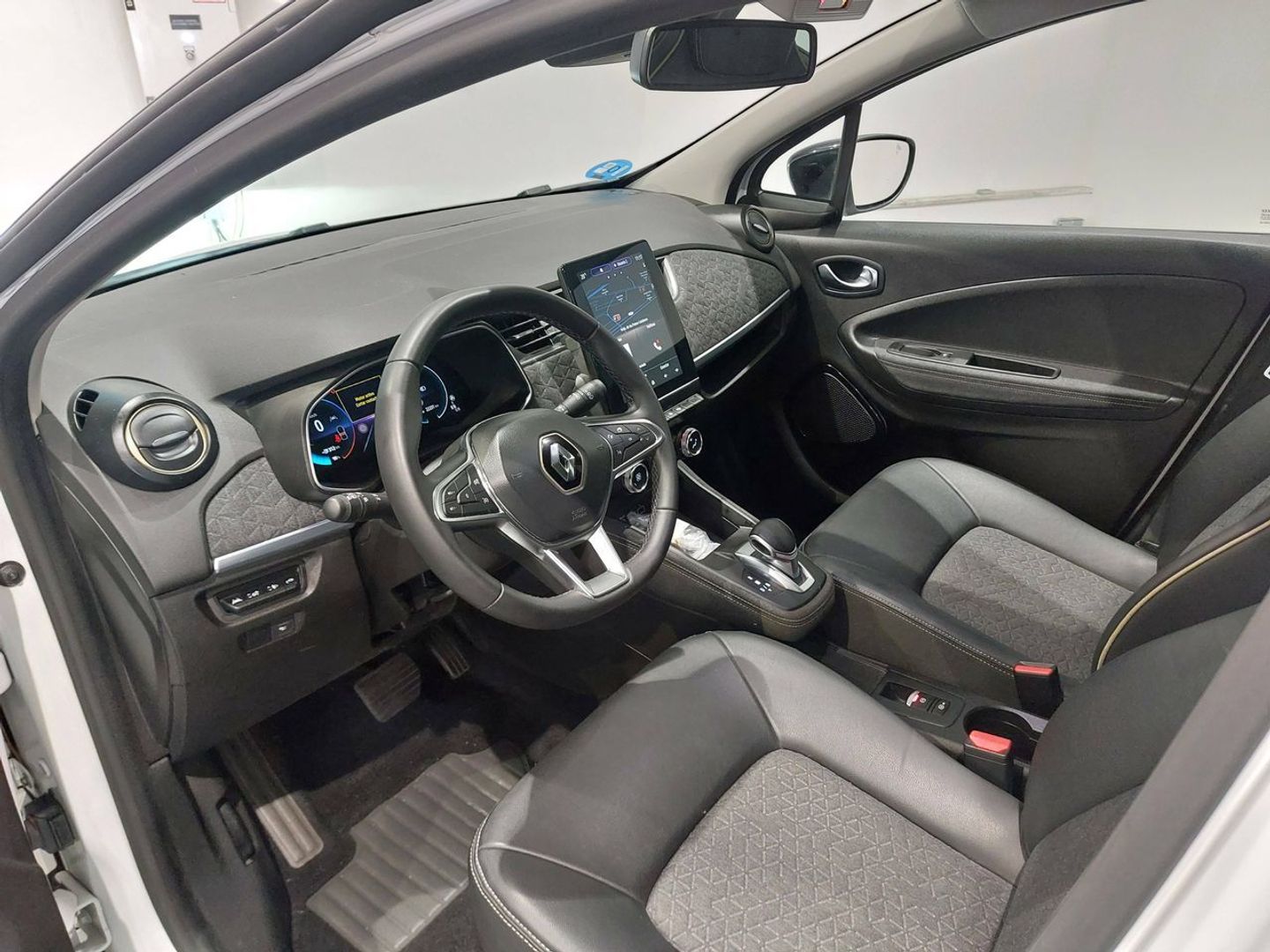 Renault Zoe Iconic R135 batería 50kWh 99 kW (135 CV)
