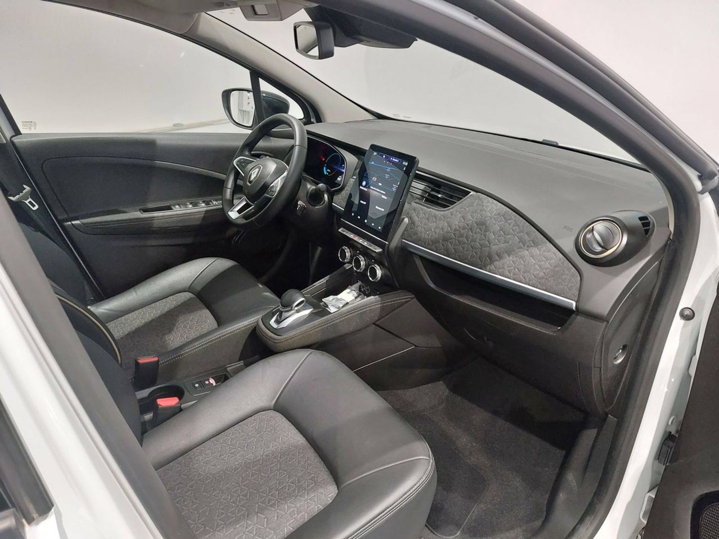 Renault Zoe Iconic R135 batería 50kWh 99 kW (135 CV)