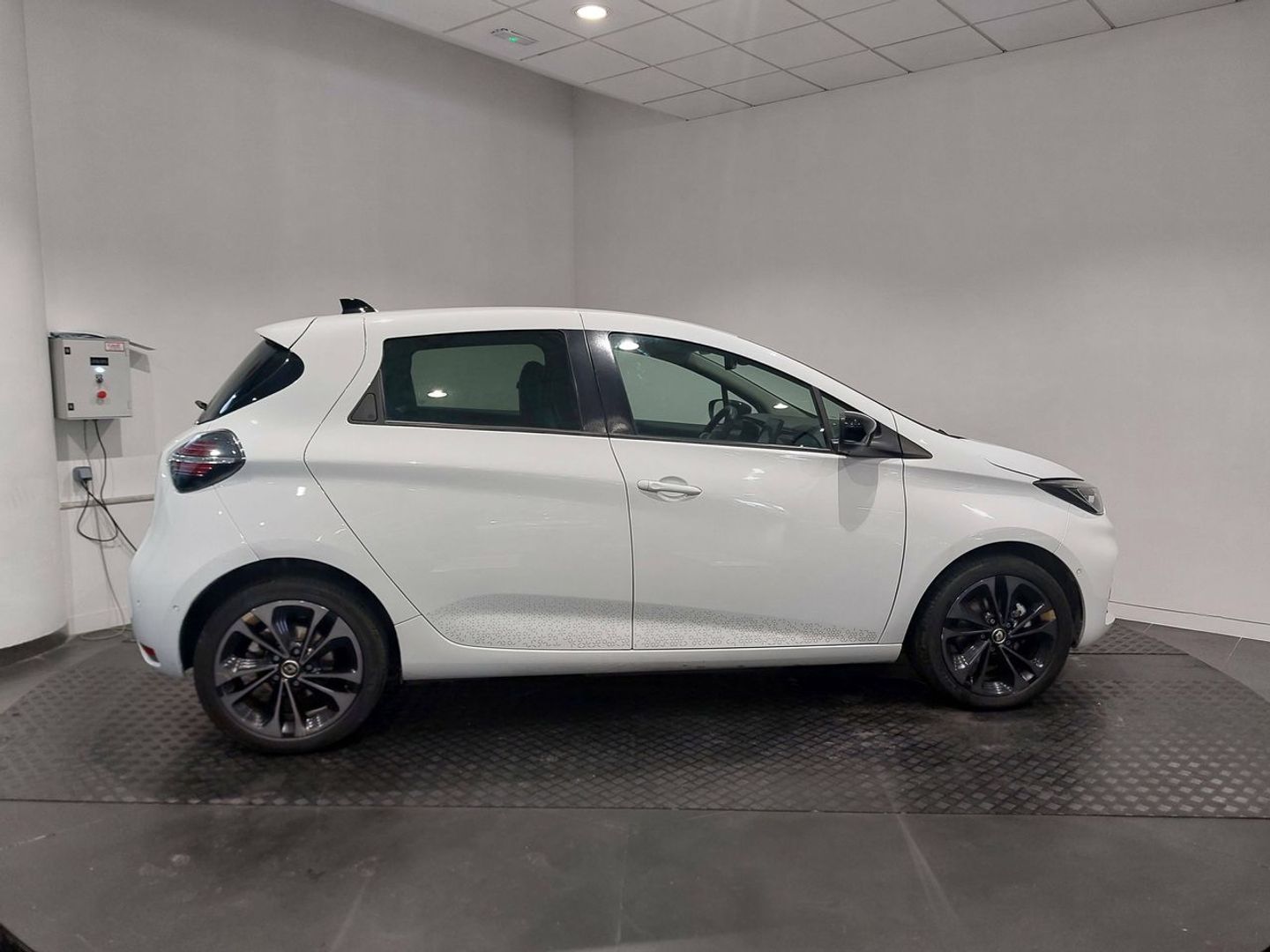 Renault Zoe Iconic R135 batería 50kWh 99 kW (135 CV)