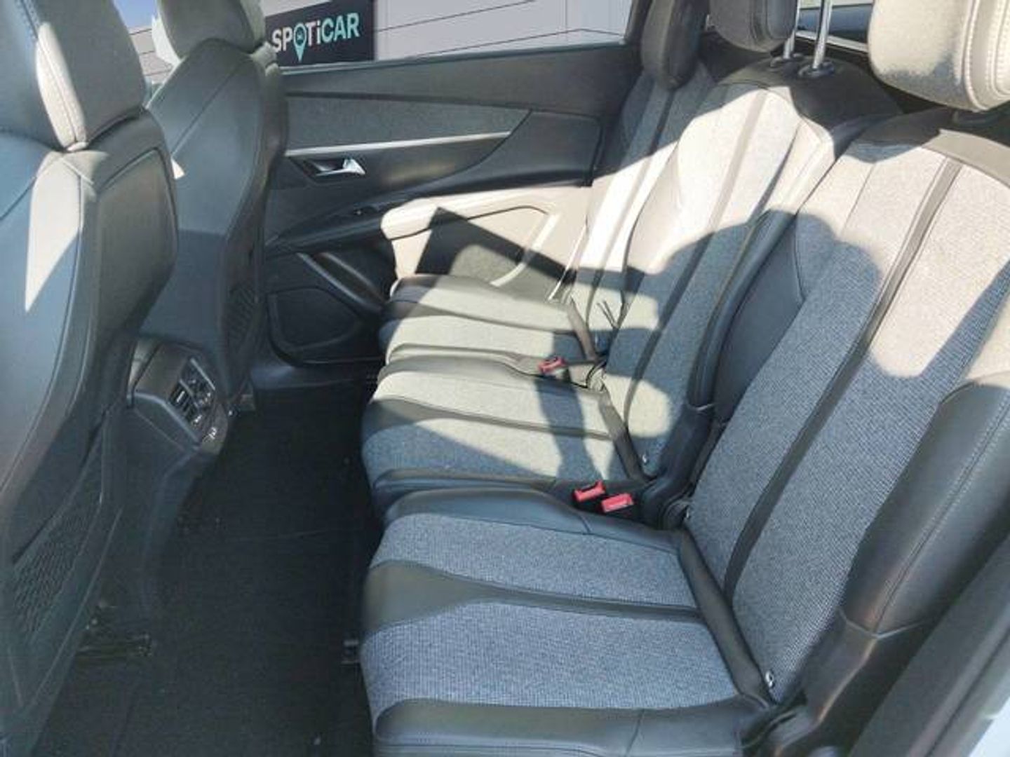 Peugeot 5008 PureTech 130 S&S Allure 96 kW (130 CV)