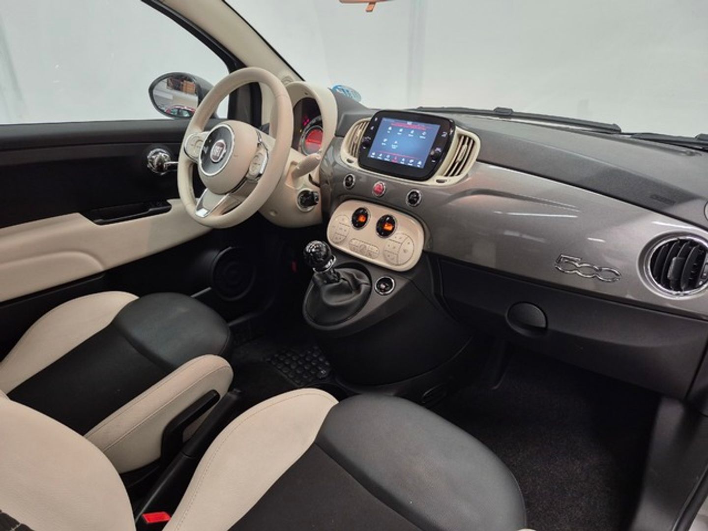 Fiat 500 1.0 Hybrid Dolcevita 51 kW (70 CV)