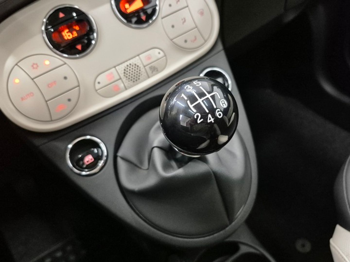 Fiat 500 1.0 Hybrid Dolcevita 51 kW (70 CV)