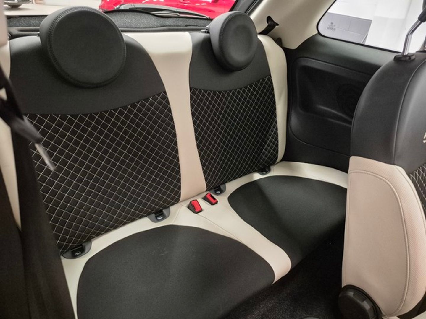Fiat 500 1.0 Hybrid Dolcevita 51 kW (70 CV)