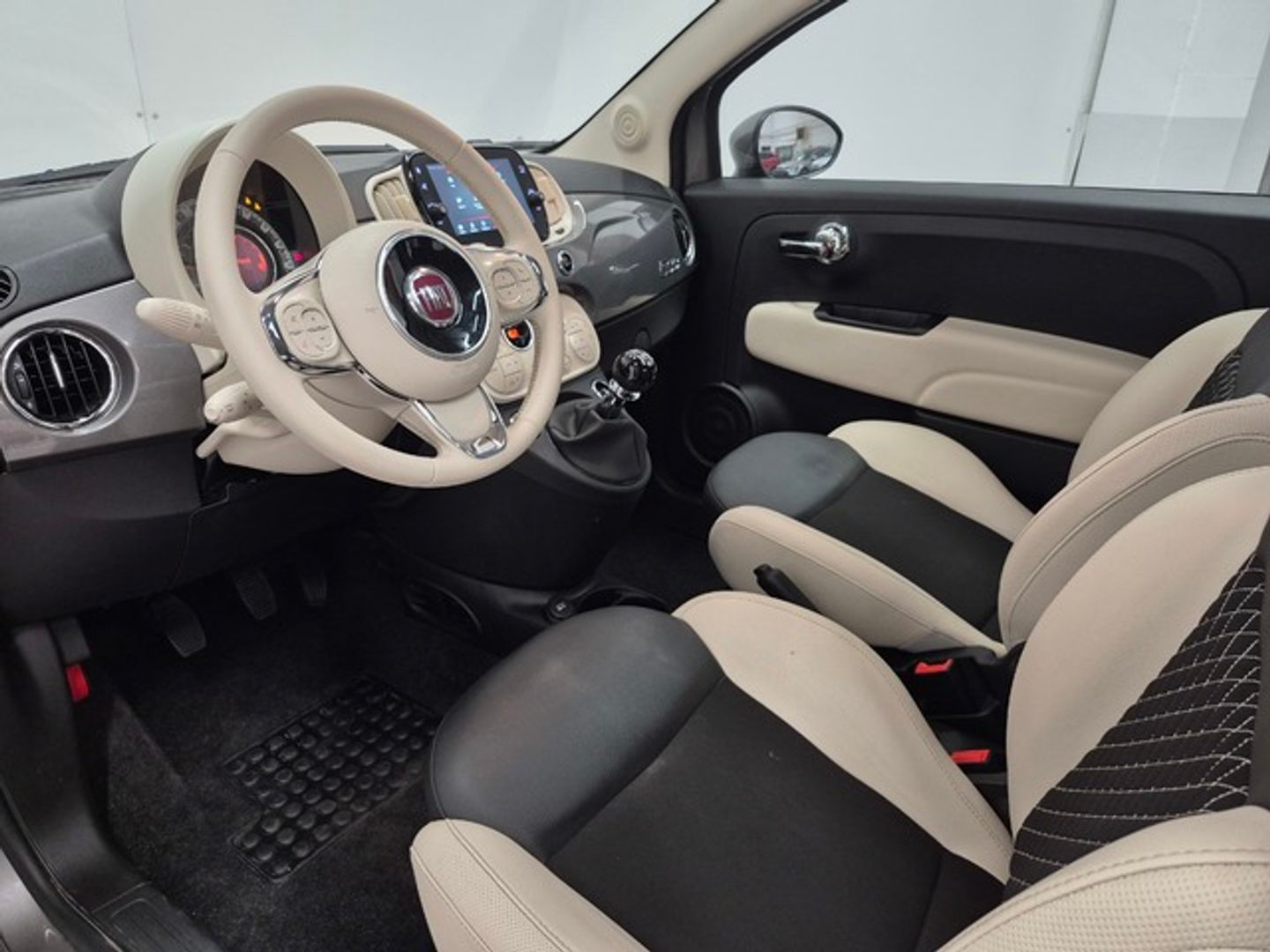 Fiat 500 1.0 Hybrid Dolcevita 51 kW (70 CV)