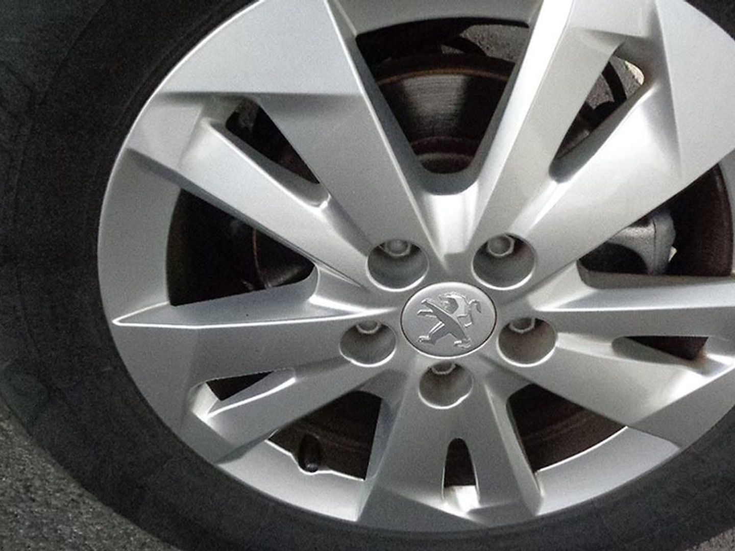 Peugeot Rifter BlueHDi 100 Allure Pack Standard 73 kW (100 CV)