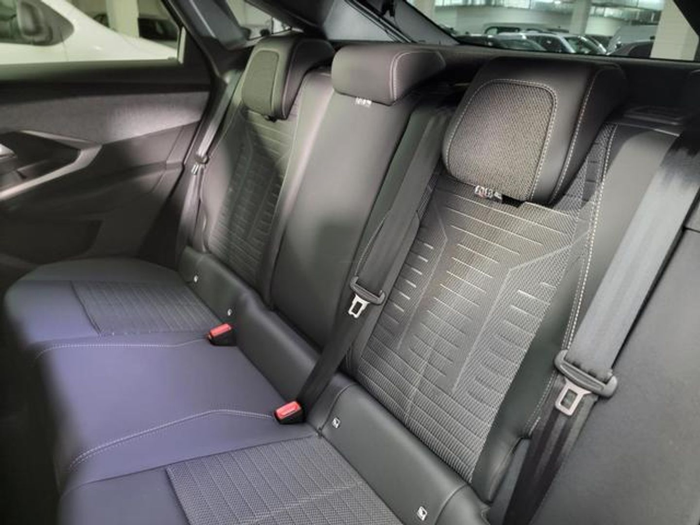 Peugeot 3008 Allure Hybrid eDCS6 100 kW (136 CV)