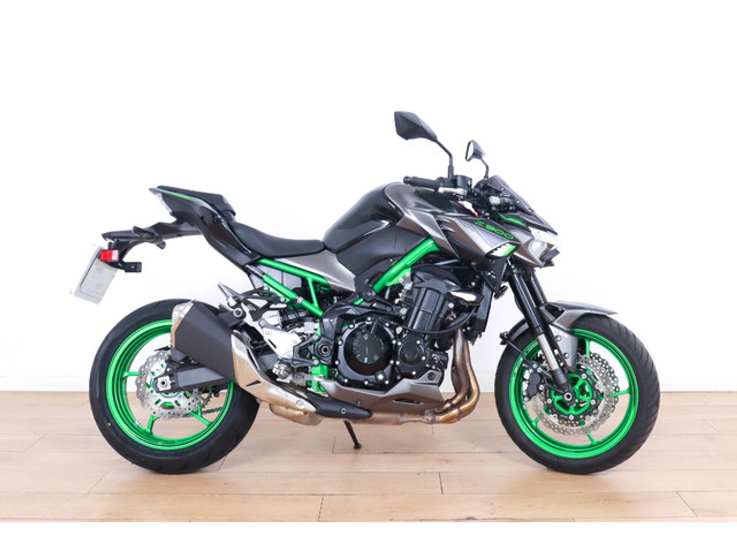Kawasaki Z900 Gris Motorcycle