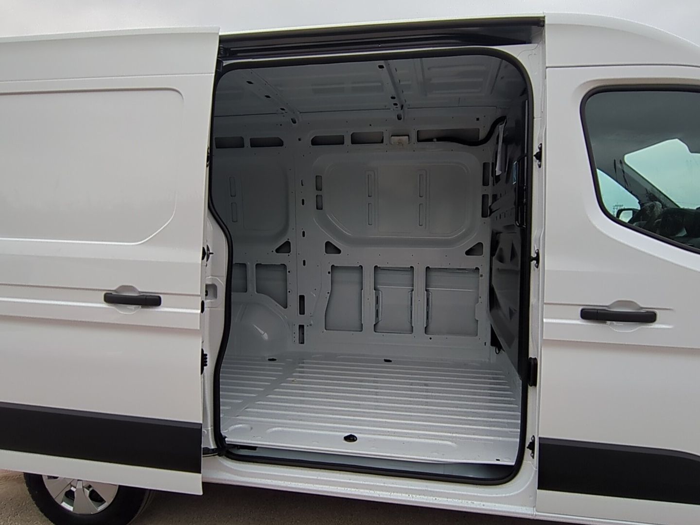 Renault Master E-Tech Furgon Gran Autonomía L2H2 3500 105 kW (143 CV) Blanco Industrial