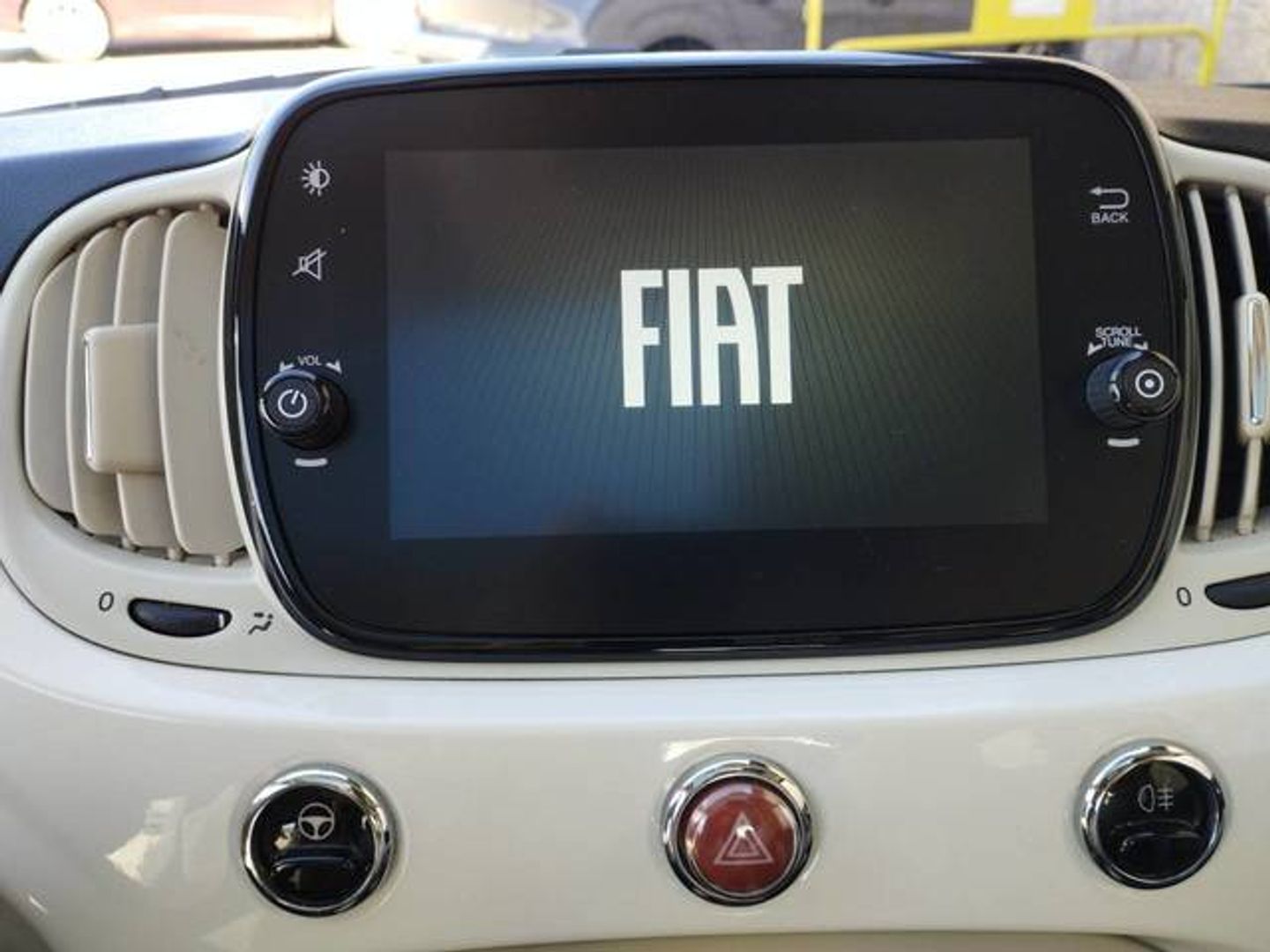 Fiat 500 1.0 Hybrid Dolcevita 51 kW (70 CV)