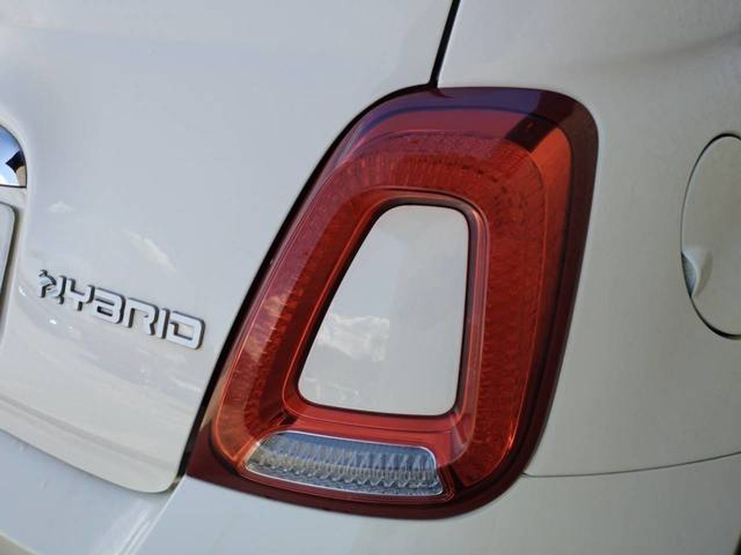 Fiat 500 1.0 Hybrid Dolcevita 51 kW (70 CV)