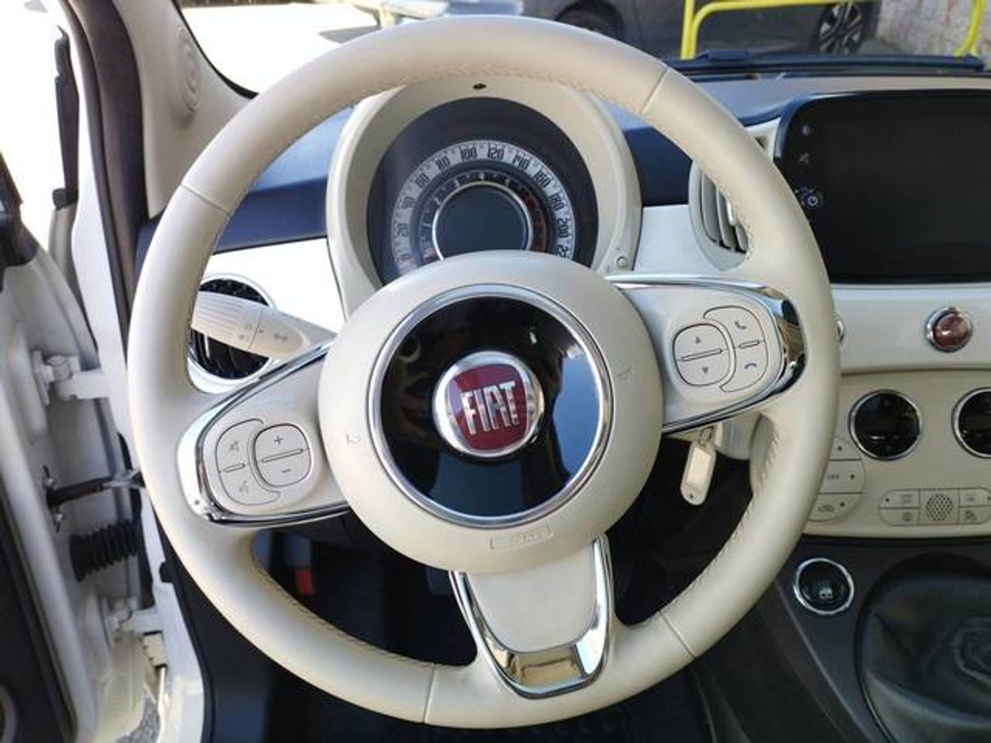 Fiat 500 1.0 Hybrid Dolcevita 51 kW (70 CV)