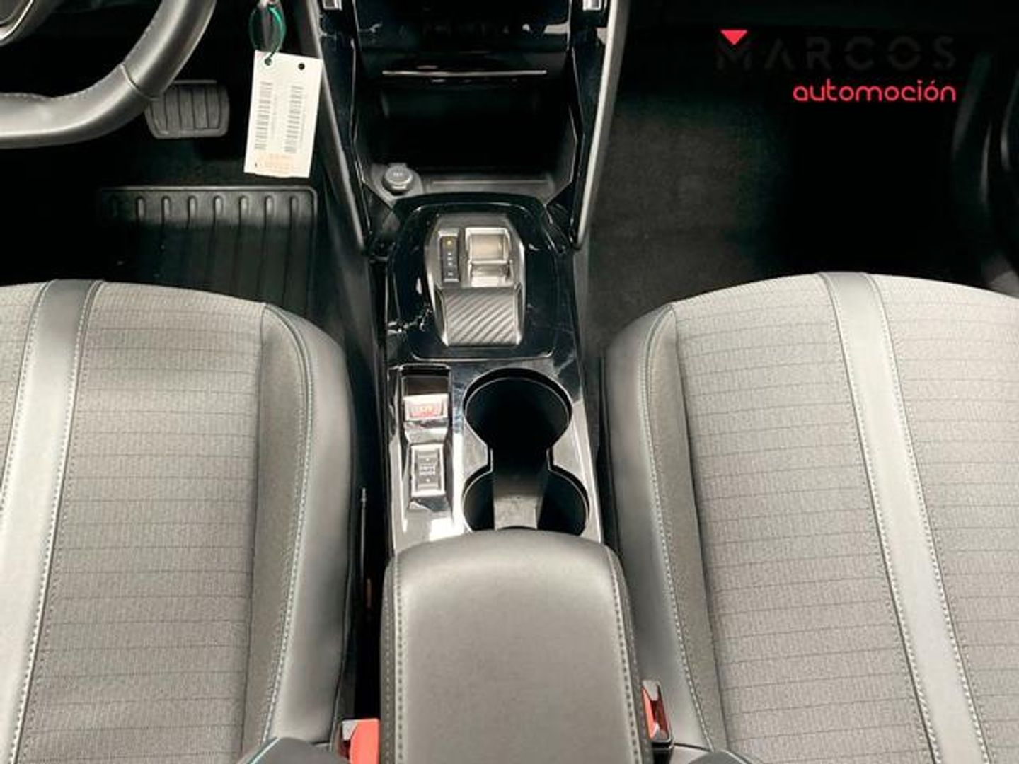 Peugeot 2008 PureTech 130 S&S Allure Pack EAT8 96 kW (130 CV)