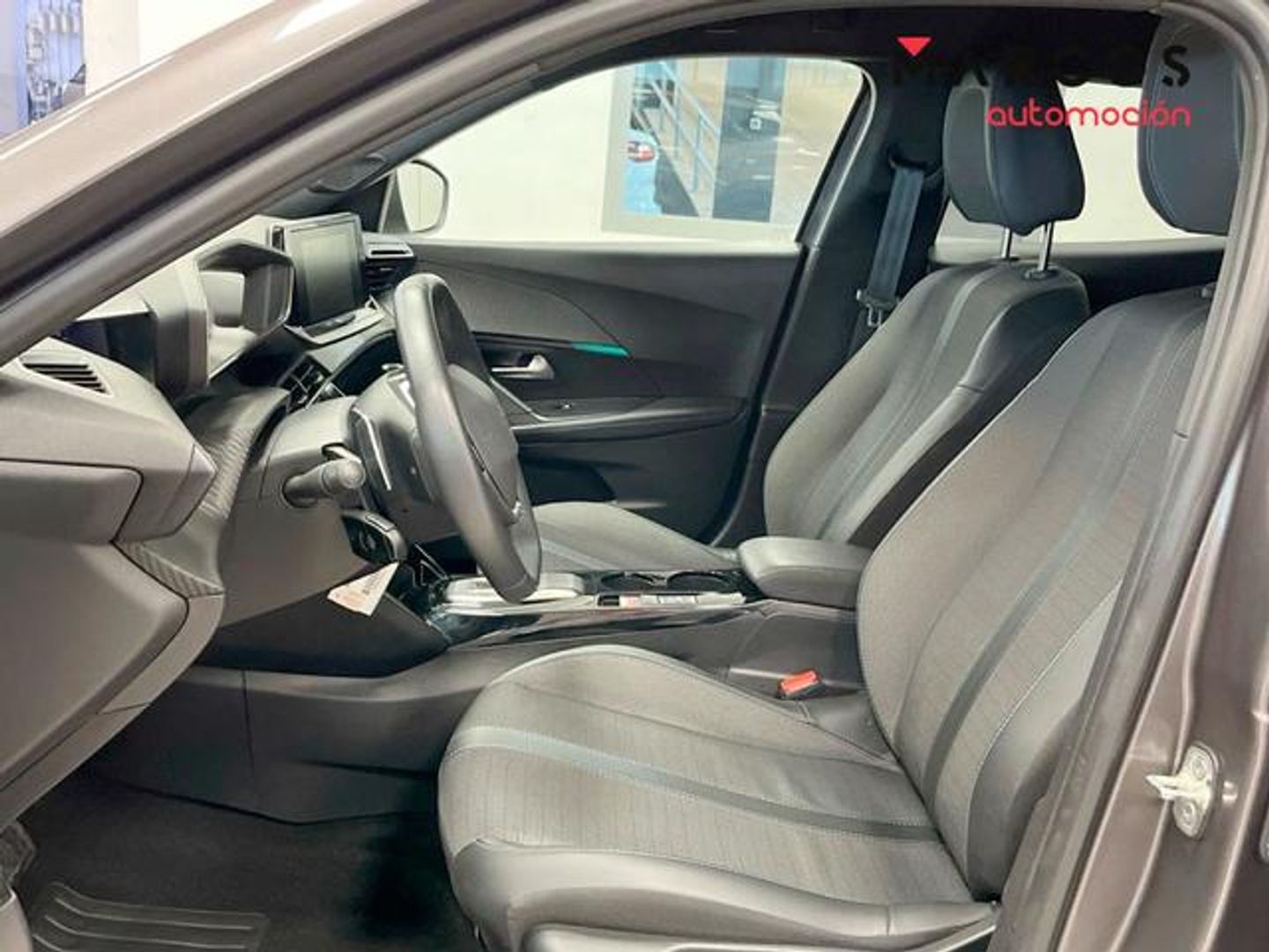 Peugeot 2008 PureTech 130 S&S Allure Pack EAT8 96 kW (130 CV)