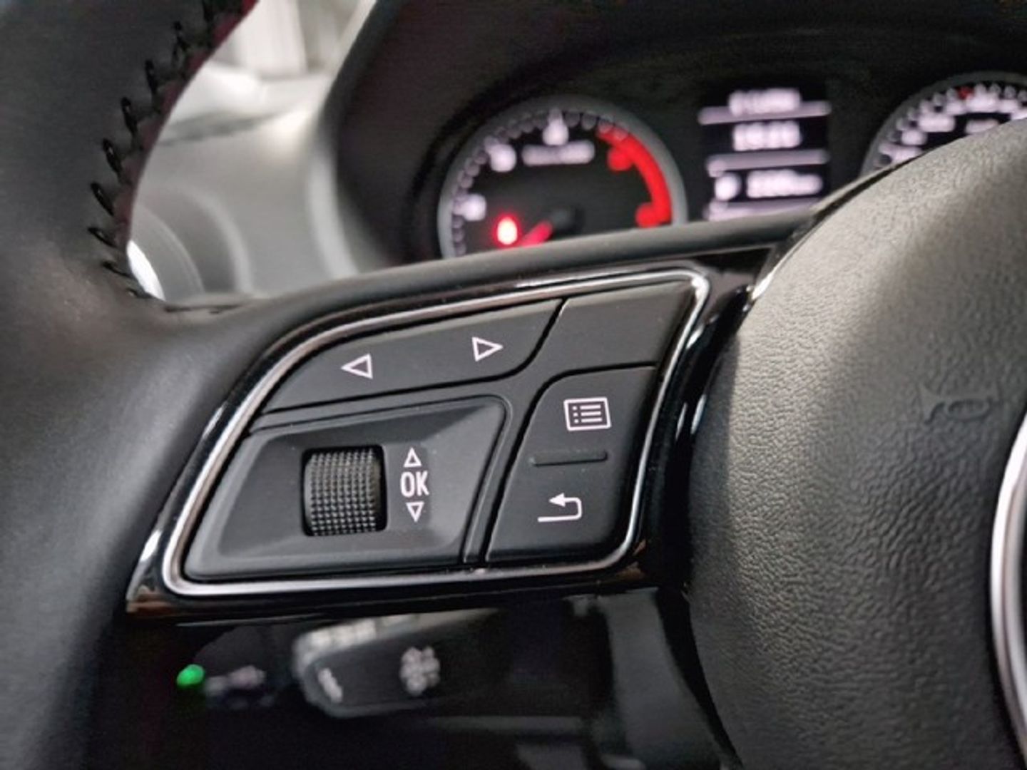 Audi Q2 sport 30 TDI 85 kW (116 CV)