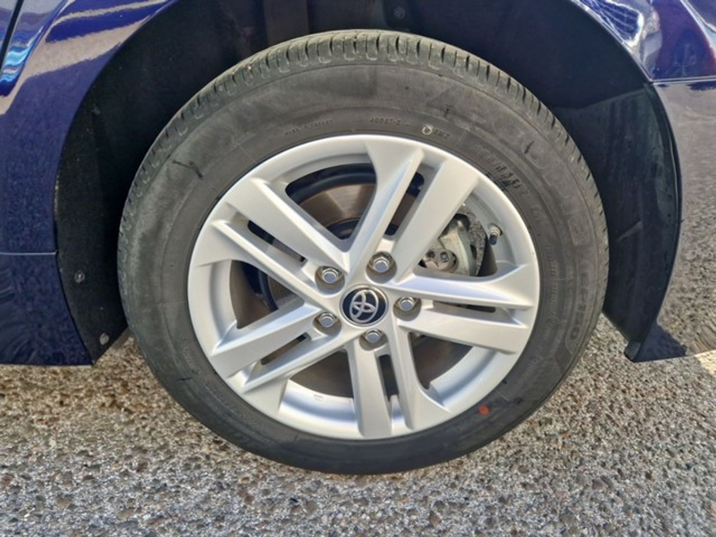 Toyota Corolla 1.8 125H Business Plus E-CVT 90 kW (122 CV)