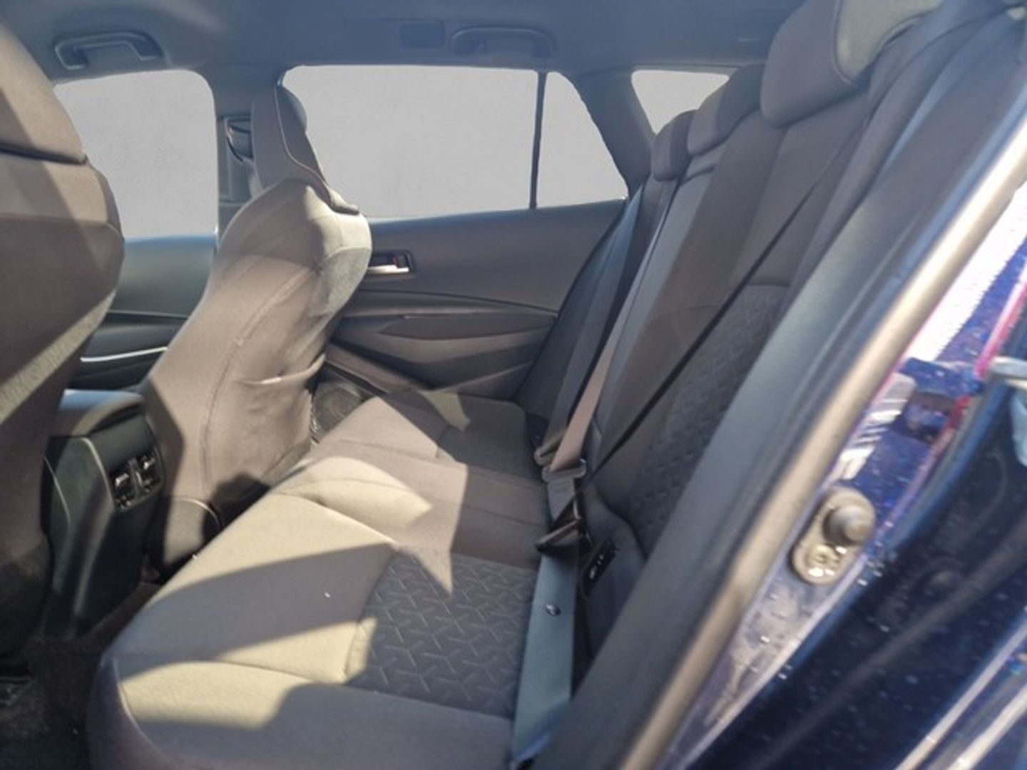 Toyota Corolla 1.8 125H Business Plus E-CVT 90 kW (122 CV)