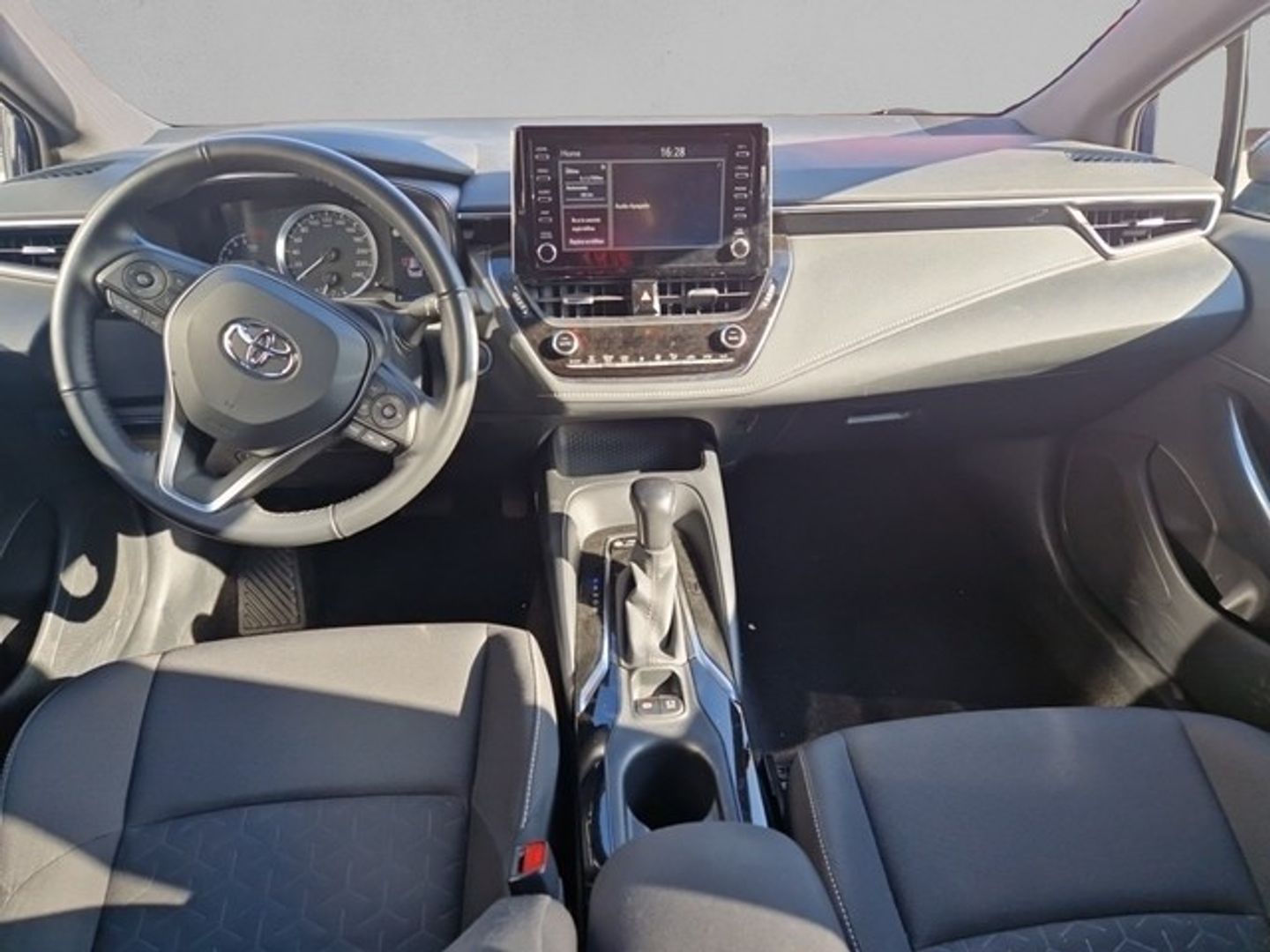 Toyota Corolla 1.8 125H Business Plus E-CVT 90 kW (122 CV)