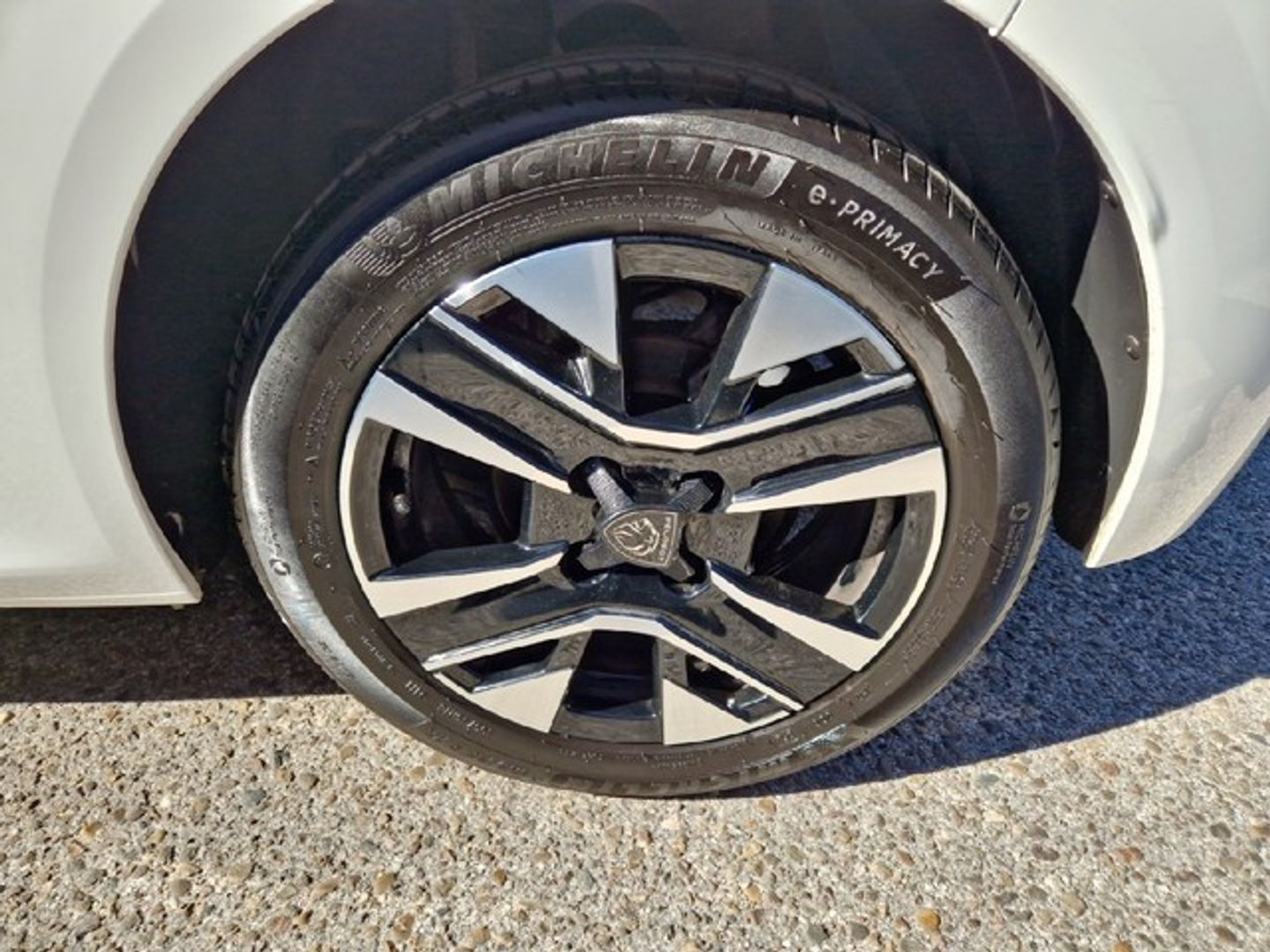 Peugeot 208 PureTech 100 Allure 75 kW (100 CV)